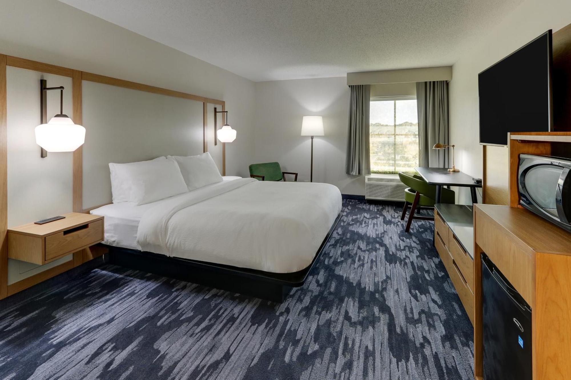 Fairfield & Hotel