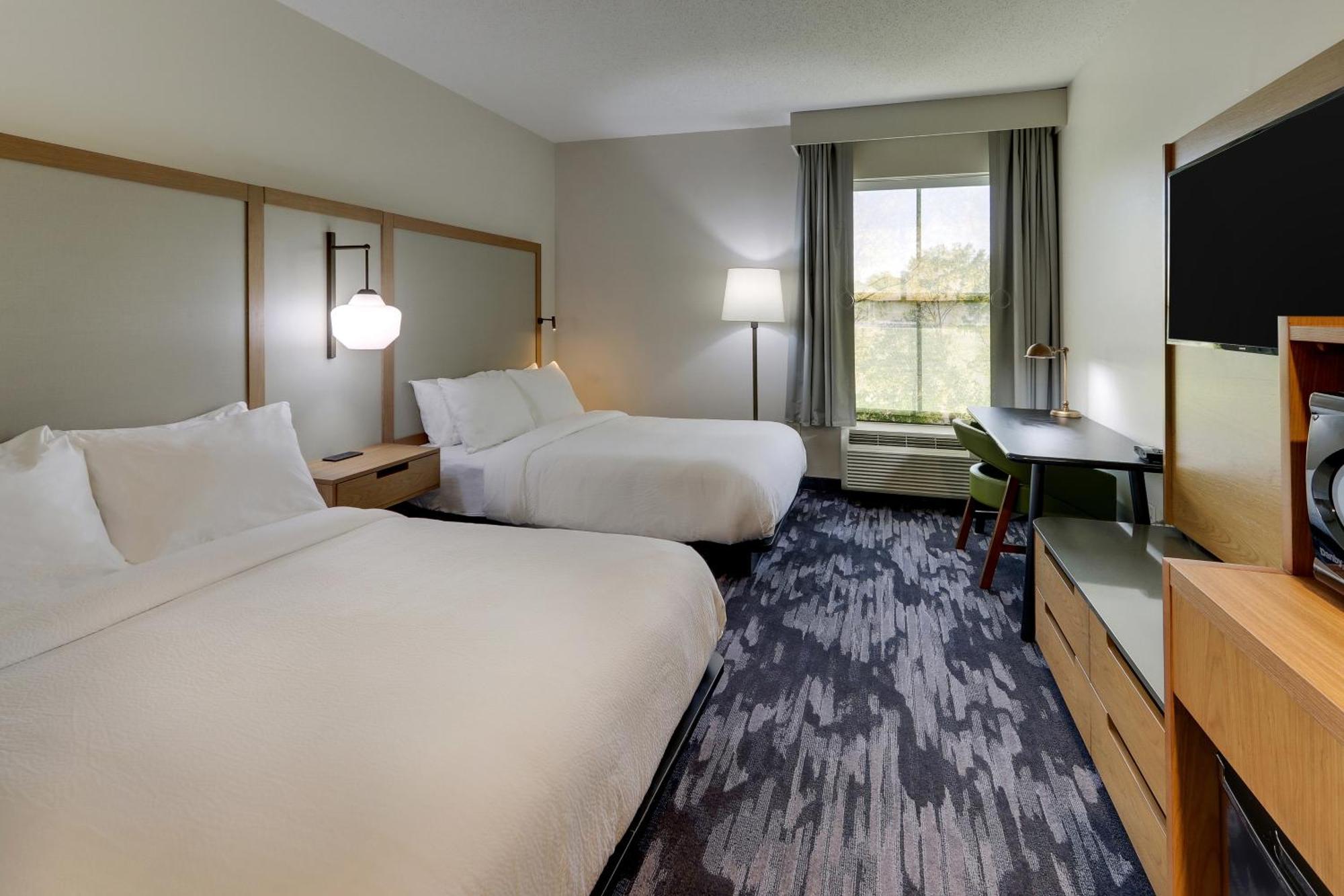 Hotel Fairfield & 3*