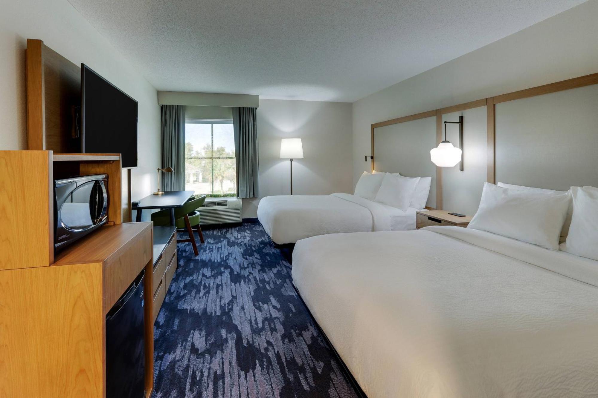 Hotel Fairfield & 3*
